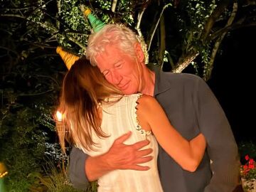 Richard Gere y Alejandra Silva en el cumplea&ntilde;os del actor