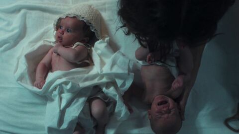 Renata intercambia a las ni&ntilde;as y altera el destino de Clara y Catalina
