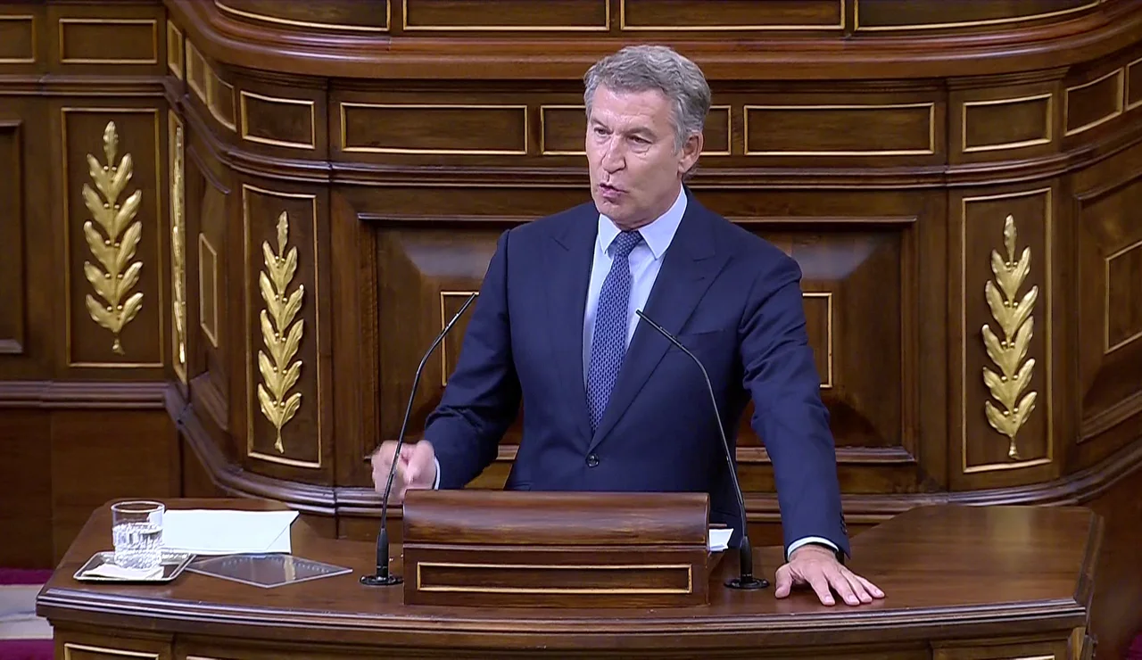 Feijóo, a Sánchez: "¿Por qué tiene miedo a Marruecos? ¿Qué sabe Marruecos de usted?"