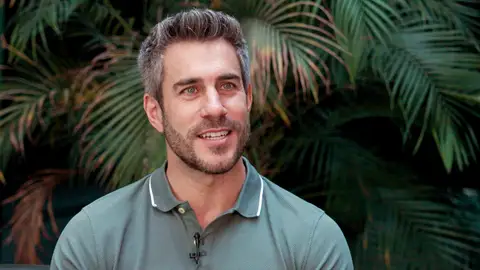 "Al final es una coreografía": Dani Tatay revela cómo se graban las escenas de acción en Sueños de libertad "Al final es una coreografía": Dani Tatay revela cómo se graban las escenas de acción en Sueños de libertad