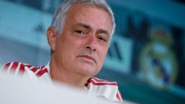 Jos&eacute; Mourinho en rueda de prensa