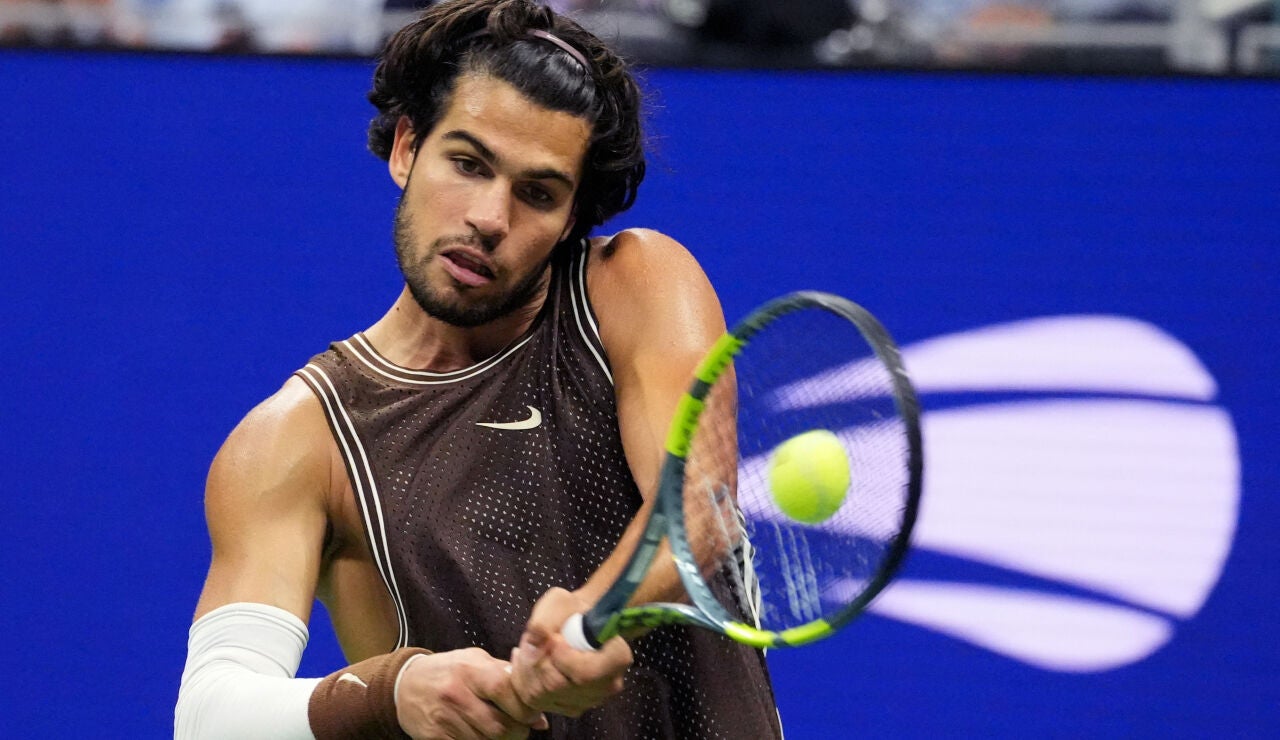Carlos Alcaraz en acci&oacute;n en la Arthur Ashe