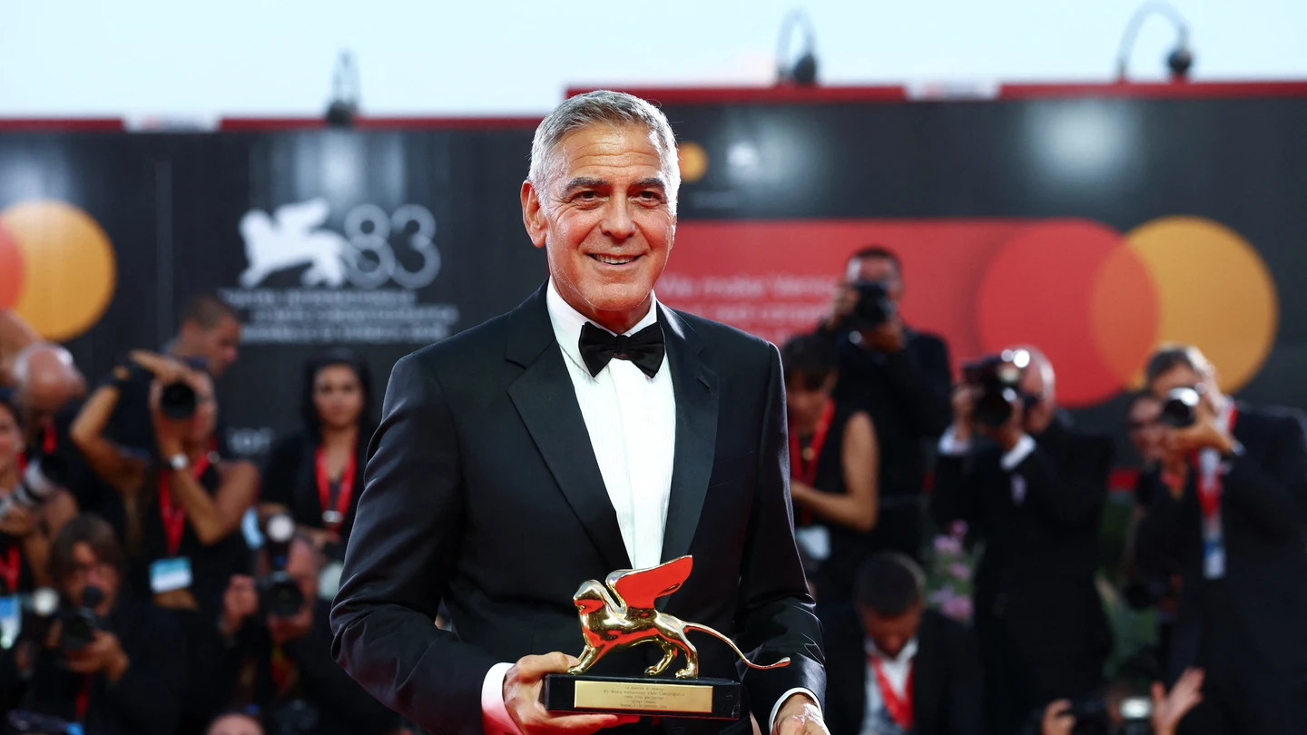 George Clooney recibe el León de Oro en el Festival de Venecia George Clooney recibe el León de Oro en el Festival de Venecia