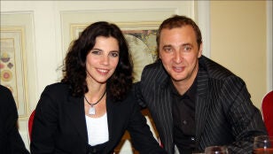 Maribel Verd&uacute; y Pedro Larra&ntilde;aga, en 2005