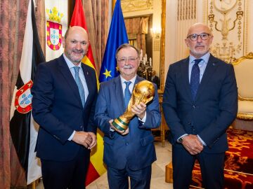 La RFEF con el presidente de la Ciudad Aut&oacute;noma de Ceuta, Juan Jes&uacute;s Vivas