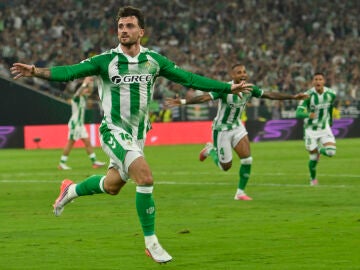 El delantero irland&eacute;s del Betis, Troy Parrott.