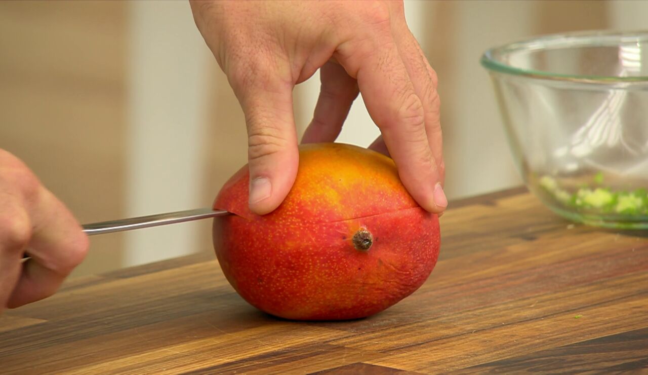 El truco de Joseba Argui&ntilde;ano para cortar el mango sin destrozarlo