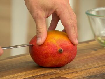 El truco de Joseba Argui&ntilde;ano para cortar el mango sin destrozarlo