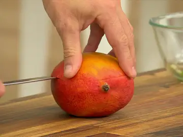 El truco de Joseba Arguiñano para cortar el mango sin destrozarlo El truco de Joseba Arguiñano para cortar el mango sin destrozarlo
