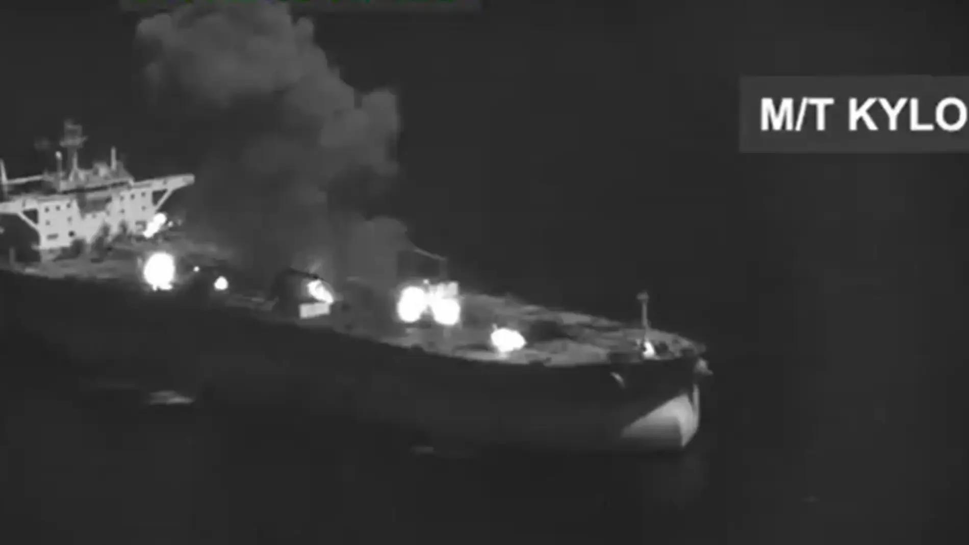 Petrolero iraní en un ataque de Estados Unidos Petrolero iraní en un ataque de Estados Unidos