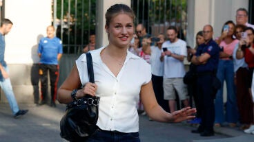  La princesa Leonor a su llegada este lunes al Campus de Getafe de la Universidad Carlos III donde cursar&aacute; el grado de Ciencias Pol&iacute;ticas. 