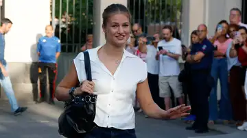 La princesa Leonor a su llegada este lunes al Campus de Getafe de la Universidad Carlos III donde cursará el grado de Ciencias Políticas. La princesa Leonor a su llegada este lunes al Campus de Getafe de la Universidad Carlos III donde cursará el grado de Ciencias Políticas.