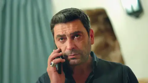 Cihan se distancia de Alya por miedo a perderla cuando Boran vuelva a su vida Cihan se distancia de Alya por miedo a perderla cuando Boran vuelva a su vida