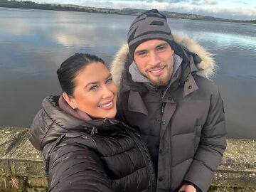 Holly Ditchfield y Aaron Summers