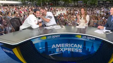 Carlos Alcaraz, en plena entrevista para la ESPN con Roddick Carlos Alcaraz, en plena entrevista para la ESPN con Roddick