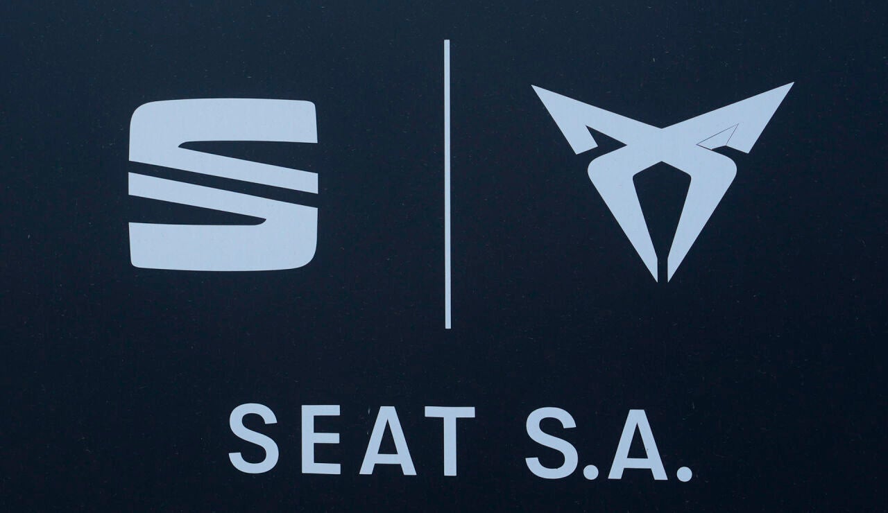 Logos de Seat y Cupra
