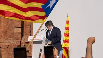 Hazte Oír pide hasta 3 años de cárcel para los 3 mossos investigados por la huida de Puigdemont Hazte Oír pide hasta 3 años de cárcel para los 3 mossos investigados por la huida de Puigdemont