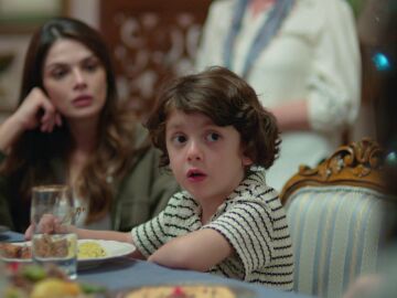 "&Eacute;l es tu t&iacute;o": Sadakat le proh&iacute;be al ni&ntilde;o llamar pap&aacute; a Cihan 