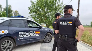 Trasladadas al hospital dos mujeres tras una agresión con gas pimienta en una parada de bus de Valladolid Trasladadas al hospital dos mujeres tras una agresión con gas pimienta en una parada de bus de Valladolid