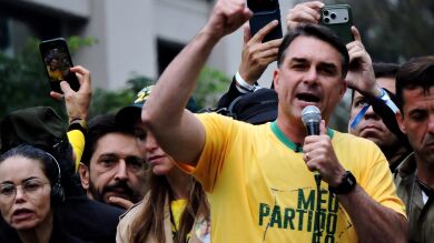 Investigan a Flávio Bolsonaro por supuesta corrupción y blanqueo en la película sobre su padre