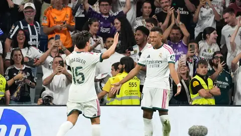 Arda Güler y Mbappé celebra el cuarto y definitivo gol ante el Rayo Vallecano Arda Güler y Mbappé celebra el cuarto y definitivo gol ante el Rayo Vallecano