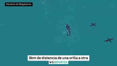 Begoña Alday cruza el Estrecho de Magallanes en pleno invierno: seis kilómetros en una hora y 54 minutos Begoña Alday cruza el Estrecho de Magallanes en pleno invierno: seis kilómetros en una hora y 54 minutos