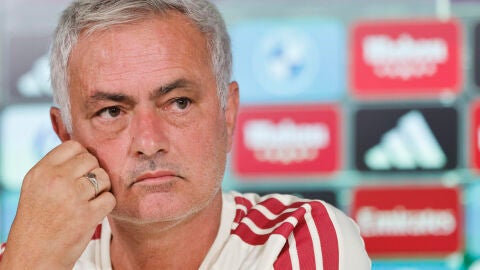 Jos&eacute; Mourinho en rueda de prensa
