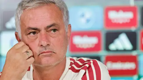 José Mourinho en rueda de prensa José Mourinho en rueda de prensa