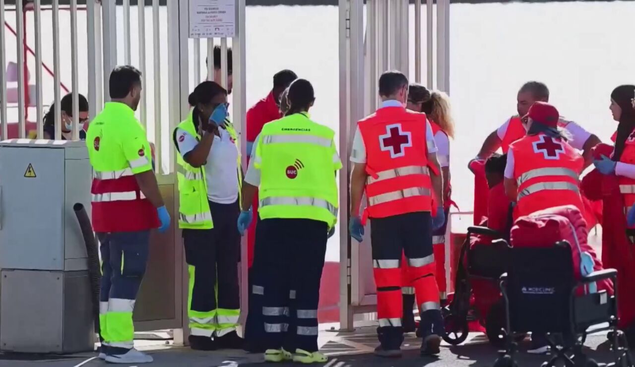 Tres muertos y 65 personas rescatadas tras ser localizada una neum&aacute;tica a 130 kil&oacute;metros de Lanzarote