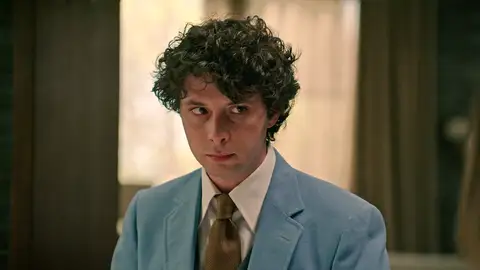 Miguel defiende a Claudia ante sus padres: “¿Tan mala influencia os parece para mí”? Miguel defiende a Claudia ante sus padres: “¿Tan mala influencia os parece para mí”?