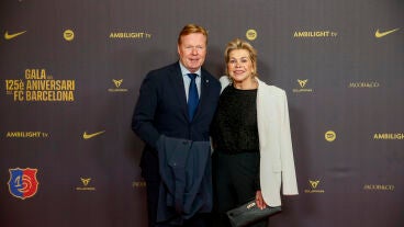Ronald Koeman (i) y Bartina Koeman el 29 de noviembre de 2024