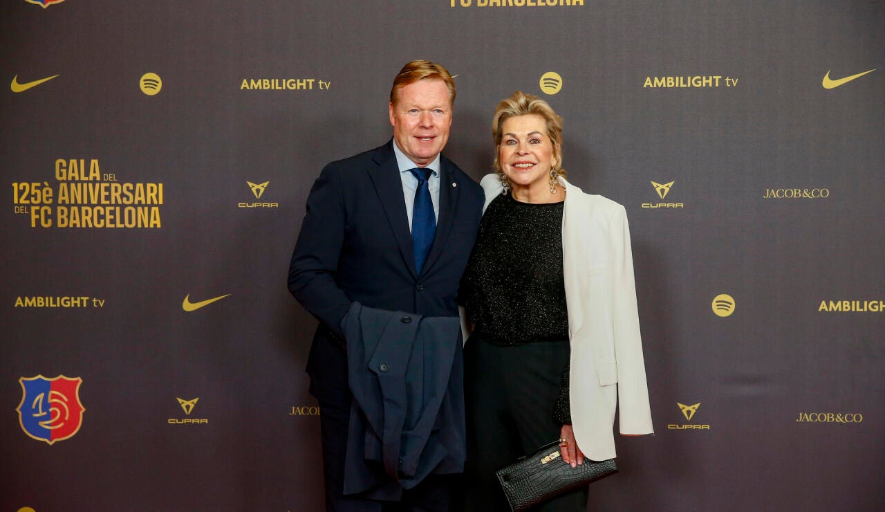 Ronald Koeman (i) y Bartina Koeman el 29 de noviembre de 2024