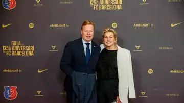 Ronald Koeman (i) y Bartina Koeman el 29 de noviembre de 2024 Ronald Koeman (i) y Bartina Koeman el 29 de noviembre de 2024