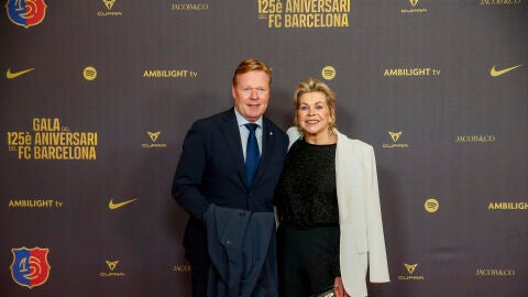 Ronald Koeman (i) y Bartina Koeman el 29 de noviembre de 2024