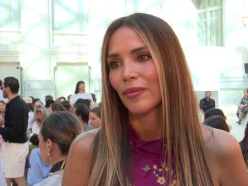 Rosanna Zanetti atendiendo a la prensa