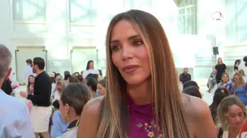 Rosanna Zanetti atendiendo a la prensa Rosanna Zanetti atendiendo a la prensa