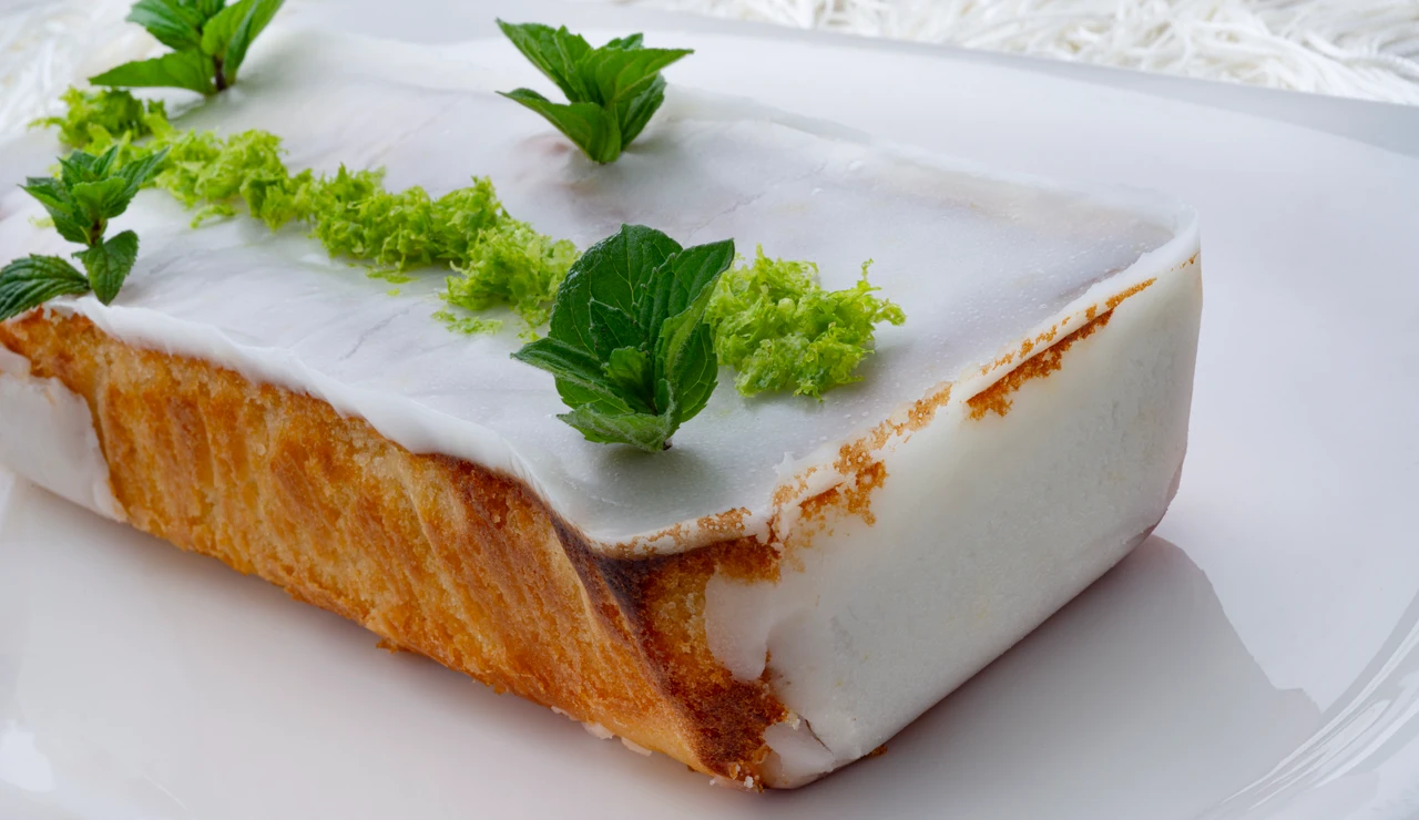 Tarta sencilla para toda la familia: Receta de pastel de limón glaseado de Eva Arguiñano
