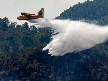 Incendio en Tu&eacute;jar, en Valencia