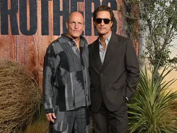 Matthew McConaughey y Woody Harrelson presentan la serie Brothers Matthew McConaughey y Woody Harrelson presentan la serie Brothers