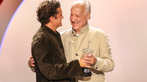 Orlando Bloom y Werner Herzog en la ceremonia de inauguración de la 74.ª edición del Festival de Cine de San Sebastián