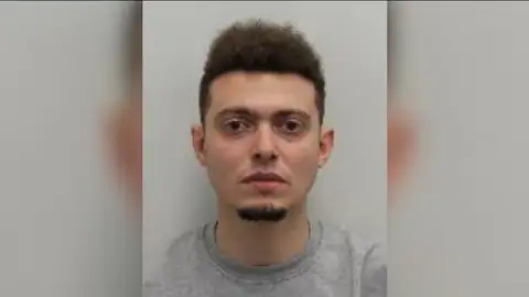 El hombre condenado en Londres por agredir sexualmente a una mujer en la calle El hombre condenado en Londres por agredir sexualmente a una mujer en la calle