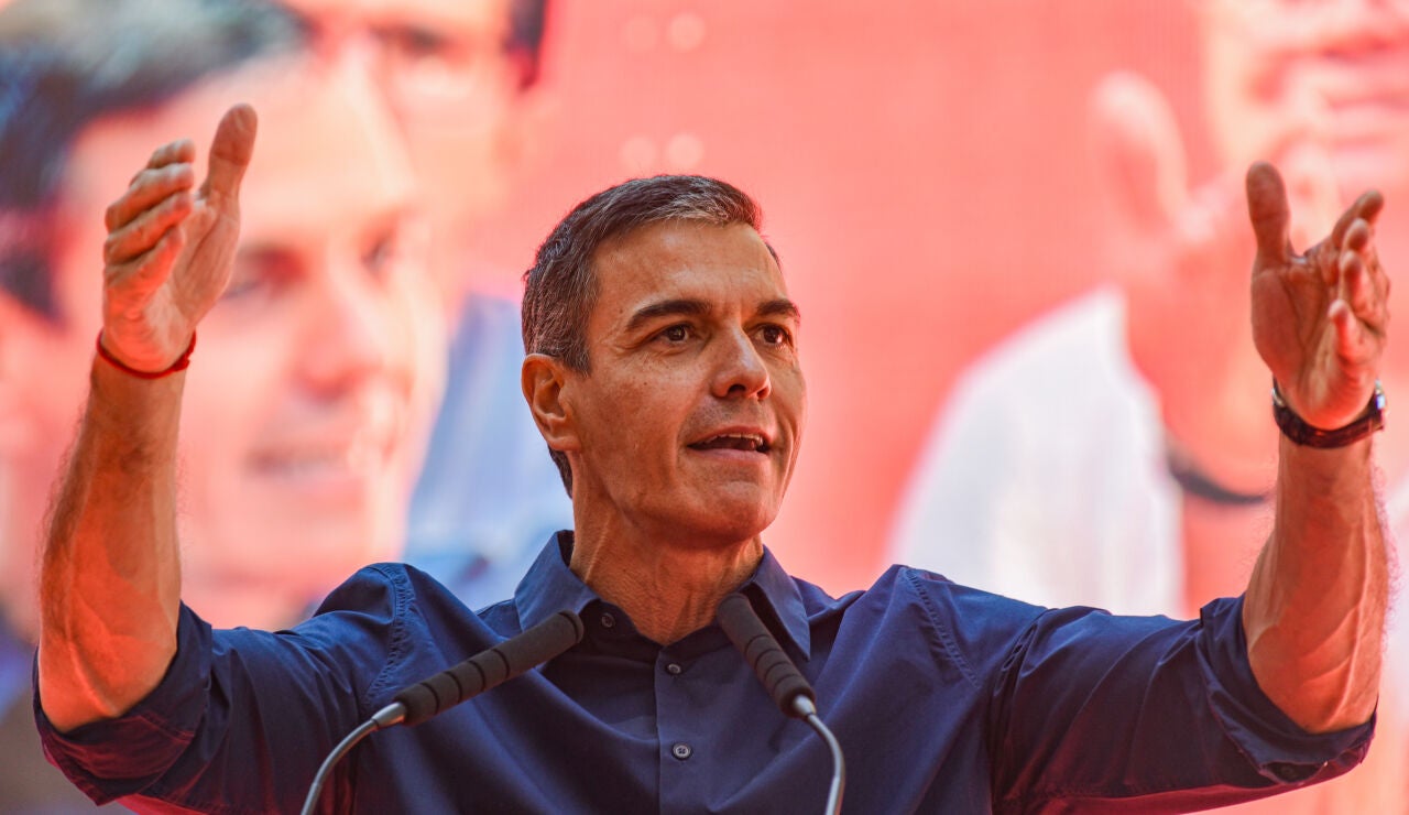 El presidente del Gobierno, Pedro S&aacute;nchez, durante la celebraci&oacute;n de la Fiesta de la Rosa del PSC, a 20 de septiembre de 2026, en Gav&agrave;, Barcelona,