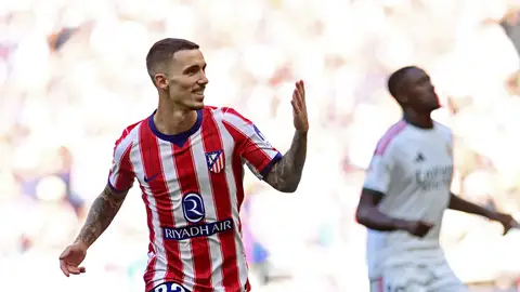 Grimaldo celebra su gol de penalti ante el Real Madrid Grimaldo celebra su gol de penalti ante el Real Madrid