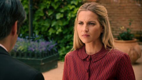 Valentina comienza a descubrir la verdad sobre su nuevo puesto