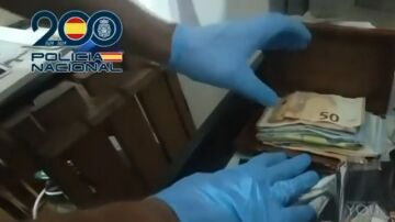Detienen a un hombre en Lanzarote con cuatro kilos de coca&iacute;na y 25.000 euros ocultos dentro de un congelador