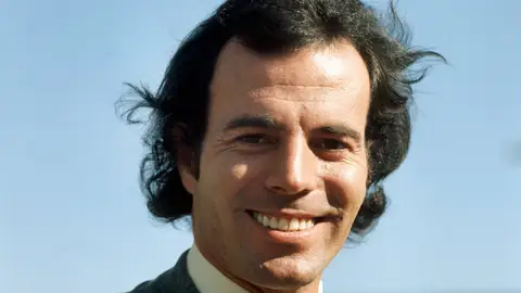 Julio Iglesias en 1975 Julio Iglesias en 1975