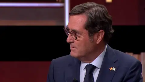 "La actuación del Rey es impecable": Antonio Garamendi defiende el papel de Felipe VI en la crisis de Ceuta "La actuación del Rey es impecable": Antonio Garamendi defiende el papel de Felipe VI en la crisis de Ceuta