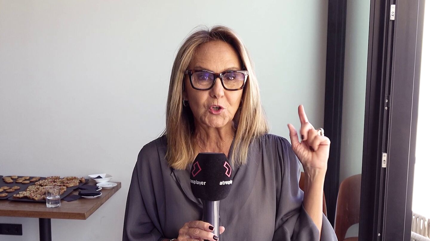 María Dueñas define el primer capítulo de Sira: “Es impactante, dramático y cautivador, no te moverás de la silla”