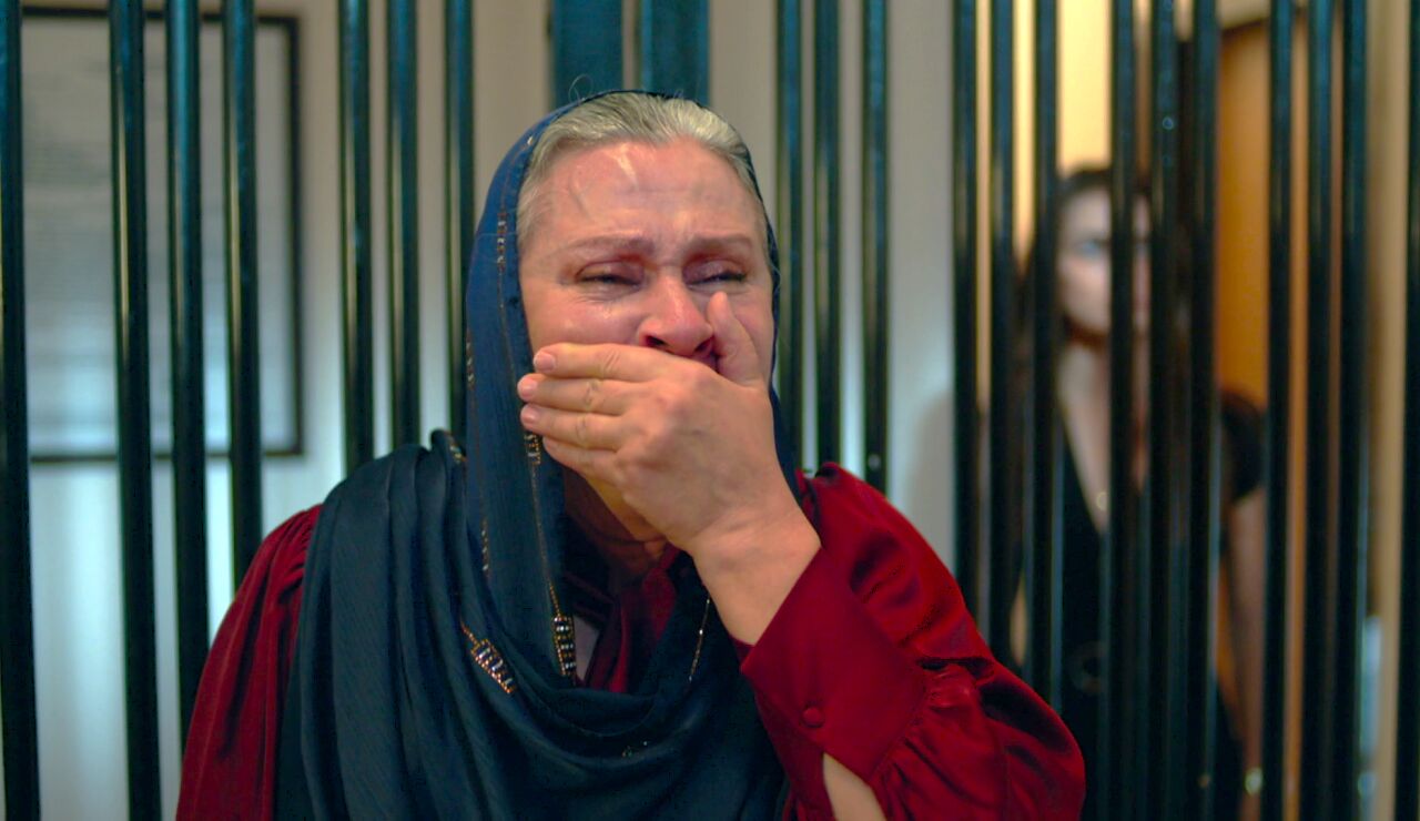 Sadakat podr&iacute;a ir a la c&aacute;rcel y Zerrin recibe una amenaza que pone su vida en peligro