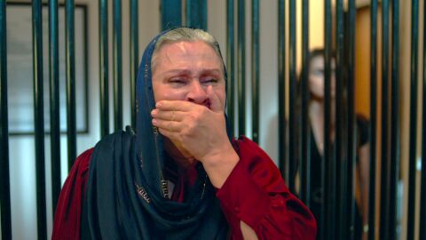 Sadakat podr&iacute;a ir a la c&aacute;rcel y Zerrin recibe una amenaza que pone su vida en peligro